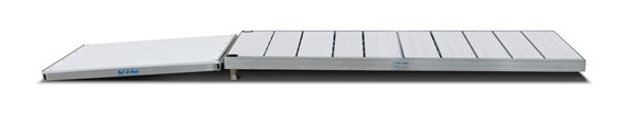 4'x8'vers-a-dock斜坡与铰链白色