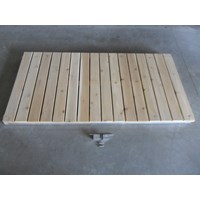 4'x8 '与铰链雪松码头坡道